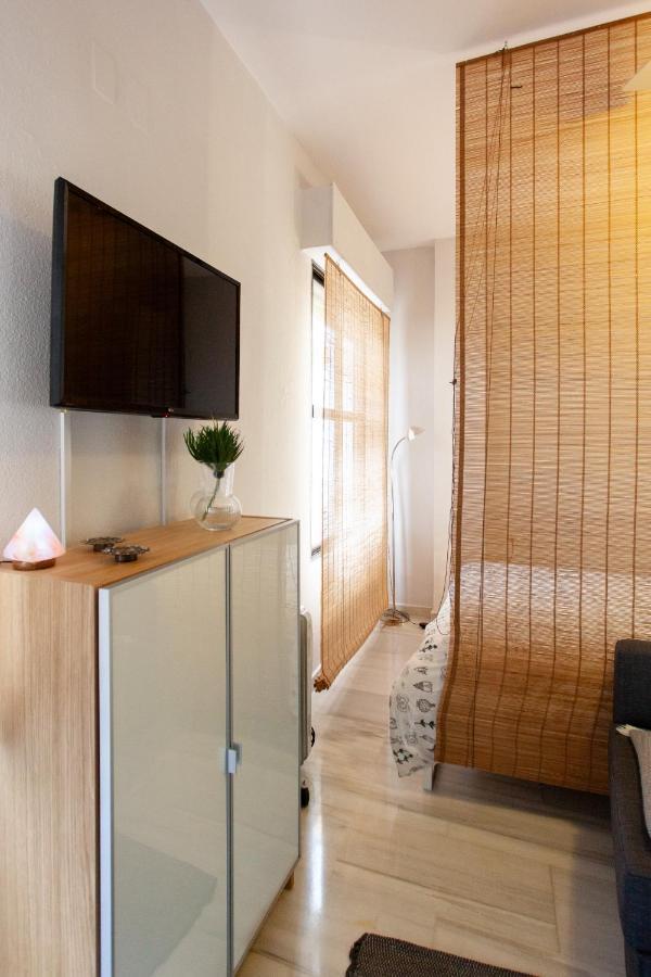 Pikis Apartment Center 1 Севилья Экстерьер фото