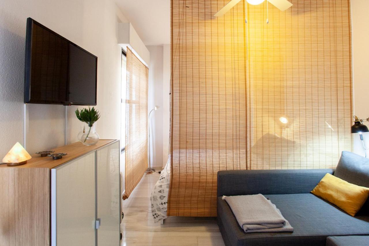 Pikis Apartment Center 1 Севилья Экстерьер фото